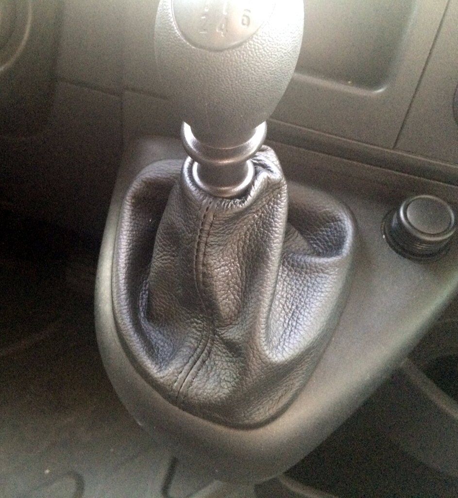 BLACK STITCH MANUAL LEATHER GEAR GAITOR FITS RENAULT MASCOTT MASTER MAXI 04-10