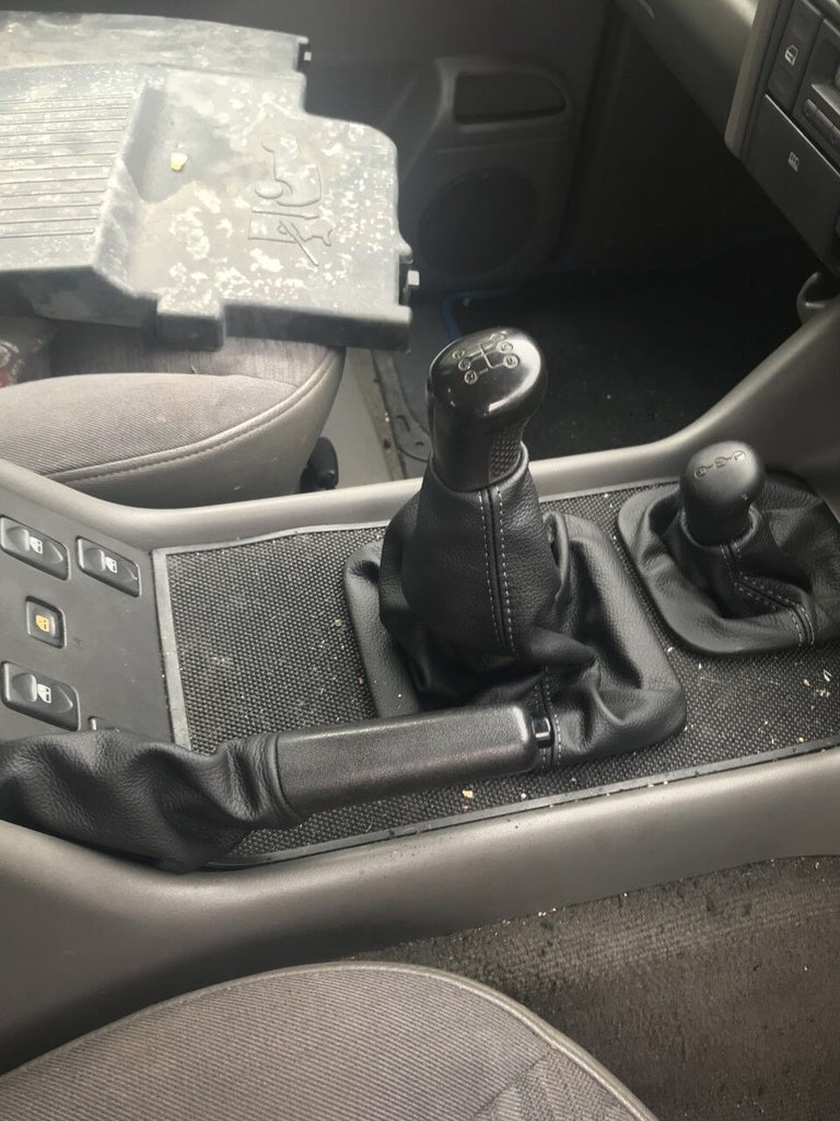 GREY STITCH GEAR HI LOW HANDBRAKE GAITER FITS LAND ROVER DISCOVERY MK2 96-04