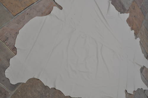 LARGE CREAM  OFF WHITE LEATHER  HIDE QUALITY SEXY 45 CUSTOM NEW MADE IN UK