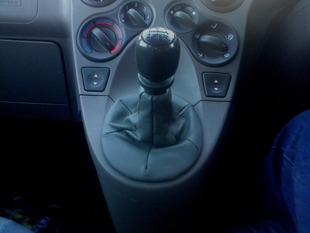 FITS FIAT PANDA GEAR SHIFT STICK GAITER MID GREY LEATHER 2003 TO 2012 CUSTOM NEW