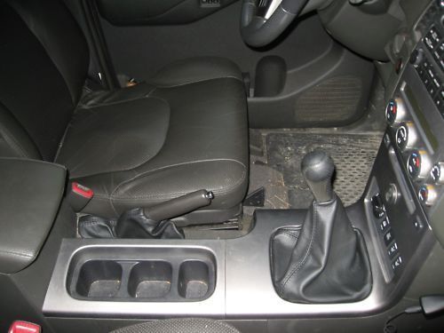 BLACK STITCHING FITS NISSAN NAVARA  2006-2012  GEAR GAITER + HANDBRAKE GAITER